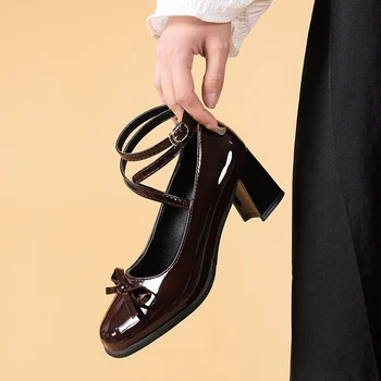 Женская обувь на каблуке, коричневые туфли, винтажная платформа, черные туфли-лодочки с квадратным носком и бантом, вечерние модельные туфли на толстом каблуке с перекрестной шнуровкой
