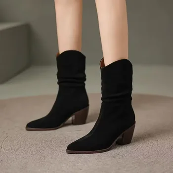 В продаже женская обувь 2023, модные женские ботинки без застежки, зимние теплые римские ботинки из плотного флока и хлопка с острым носком на массивном каблуке.