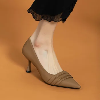 Дизайнерская обувь, женские туфли-лодочки на высоком каблуке с оборками, туфли-лодочки на шпильке с острым носком, Офисная женская обувь Черного цвета, Весна-осень